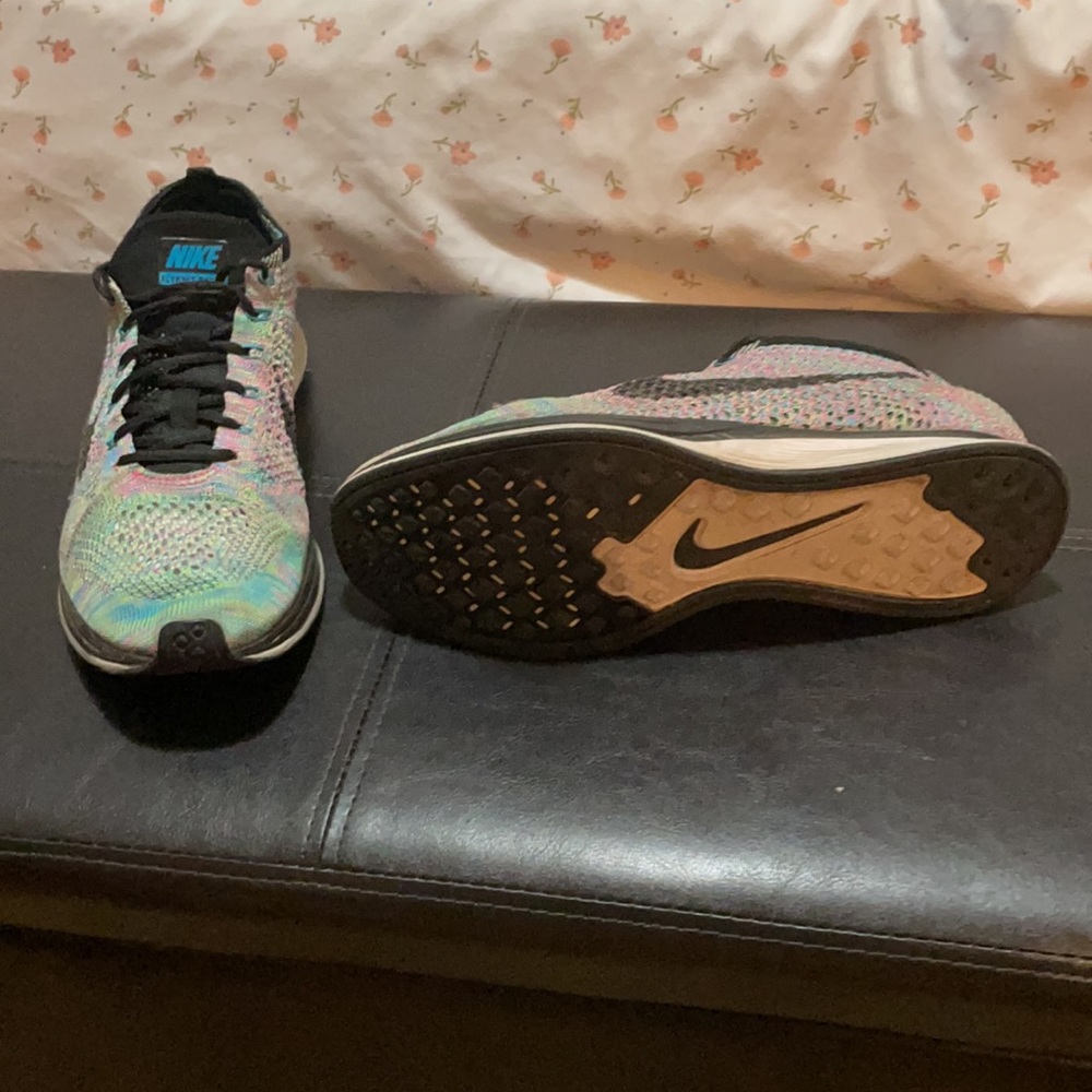 Nike flyknit Multicolor Racer - Picture 3 of 6